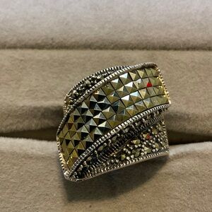 Elegant Gold Toned Sterling Silver Women's Ring
